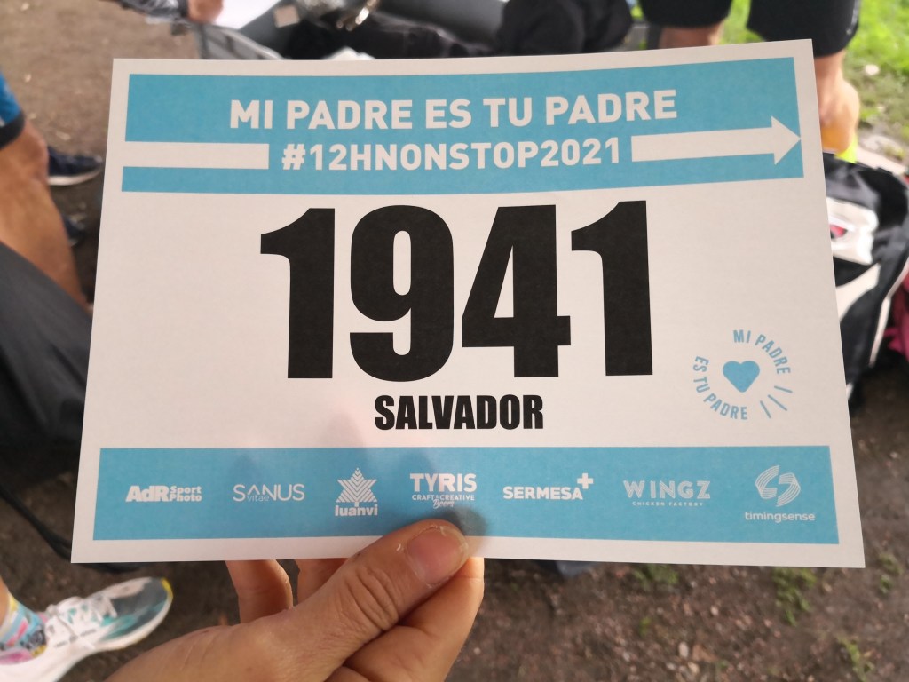 Un dorsal de la carrera Mi padre es tu padre
